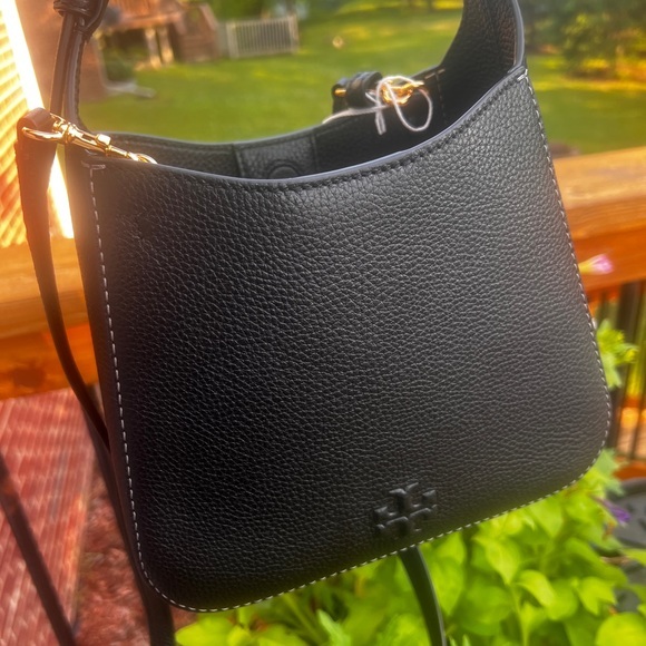 TORY BURCH• THEA BUCKET BAG Black Leather Shoulder Bag